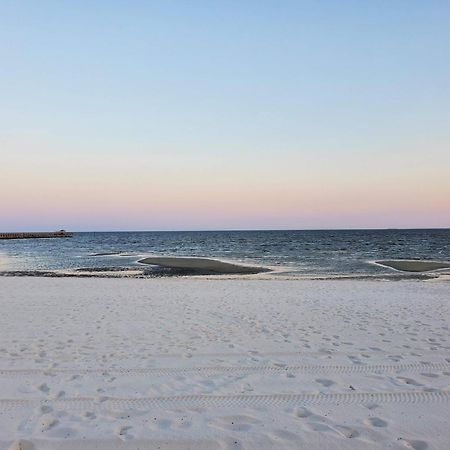 Courtyard By Marriott Gulfport Beachfront Buitenkant foto