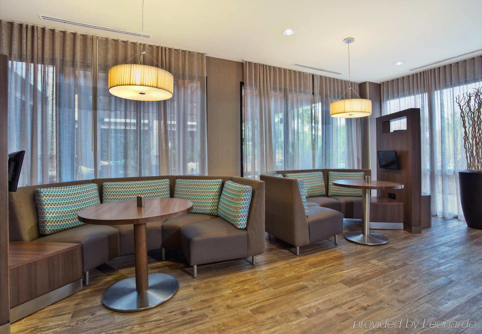 Courtyard By Marriott Gulfport Beachfront Buitenkant foto