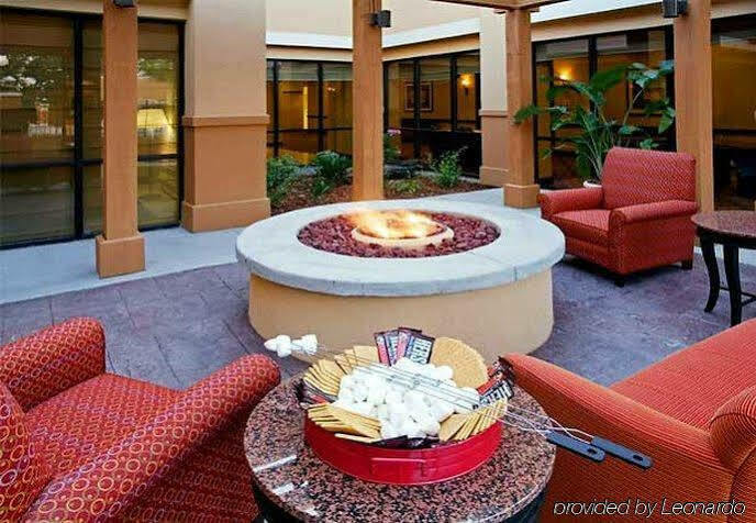Courtyard By Marriott Gulfport Beachfront Buitenkant foto